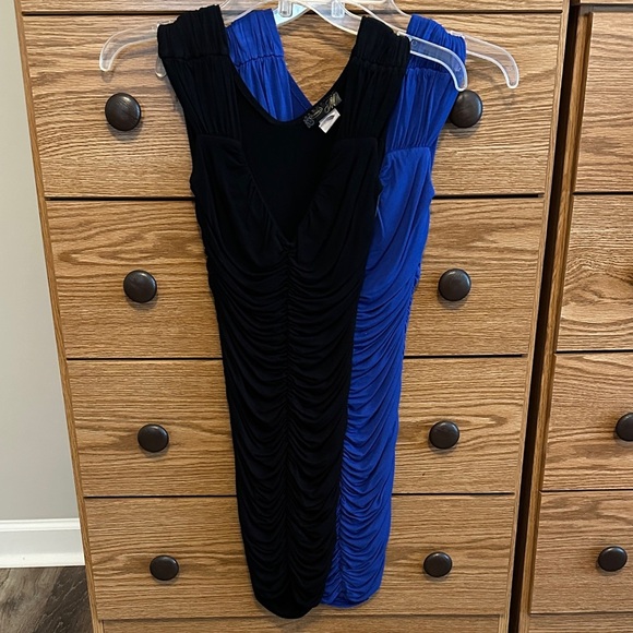 Small Blue and Black Ruched Dress - Picture 3 of 4